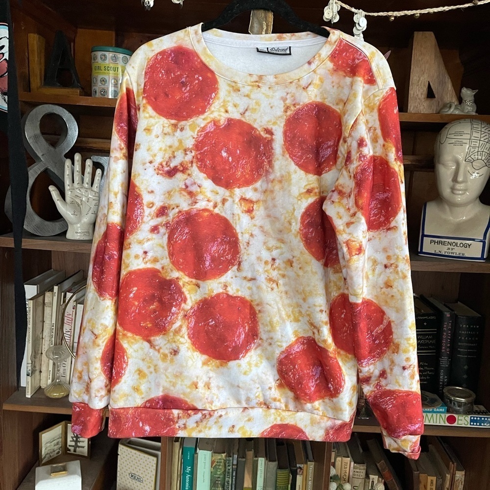 Beloved pepperoni pizza sweatshirt sz medium